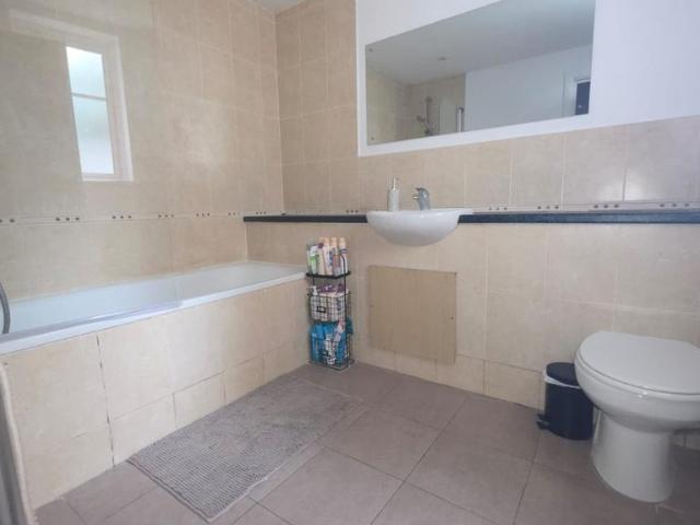 1 AUTUMN CLOSE, ENFIELD, EN1 2 bed flat to rent £1,800 pcm £415 pw