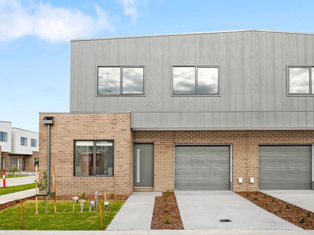 1 All Spice Wy, Cranbourne East VIC 3977 Townhouse For Rent | Domain