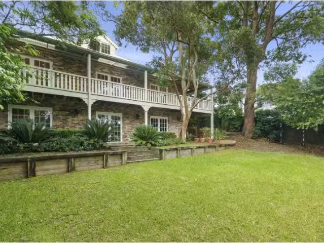1 Alleyne Avenue, North Narrabeen House for rent Listed by Ka.