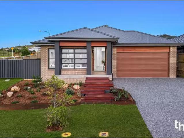 1 Assay Street, Boolaroo House for rent Listed by Jess Compaa.