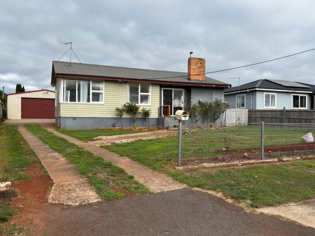 1 Button St, SCOTTSDALE, TAS 7260