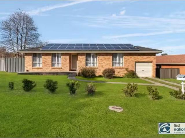 1 Bannerman Crescent, Kelso House for rent Listed by Bathurst.