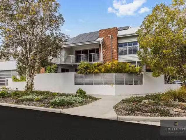 1 Barrow Crescent, North Coogee, WA 6163