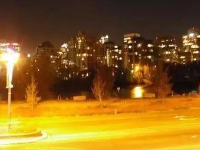 1 bdr second floor suite Sunnyside/Kensington