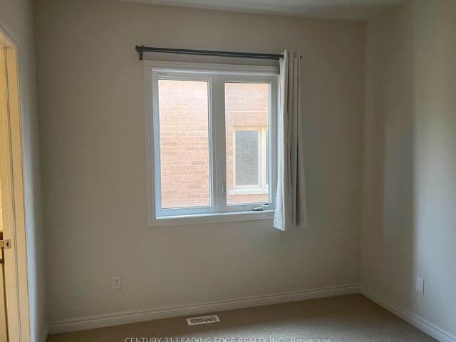 1 Bdrm Upper 23 Boland Court, Aurora