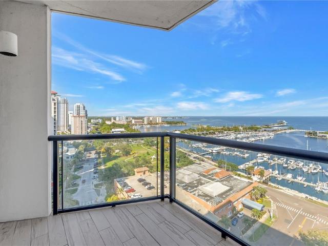 1 Beach Dr SE, Unit 1702, St. Petersburg, FL 33701 | MLS #TB8490