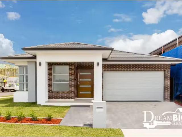 1 Beale Street, Marsden Park House for rent Listed by Garima.