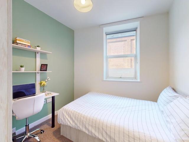 1 Bed £478 per month MOVE IN NOW Student Only