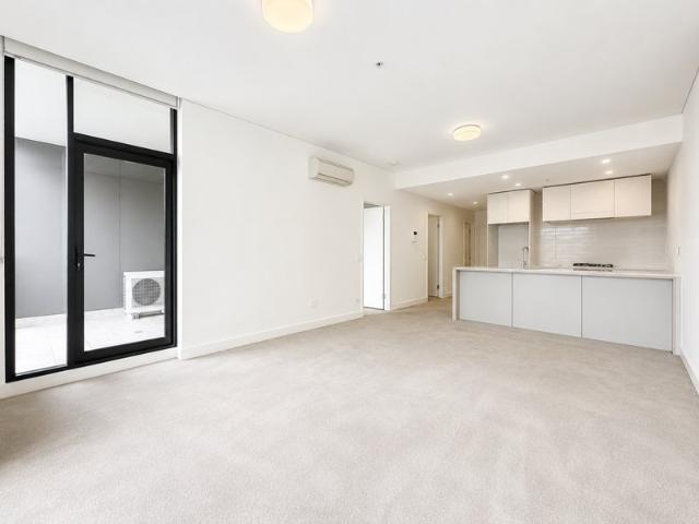 1 Bed 1 Bath 1 Car Space With 1 Study