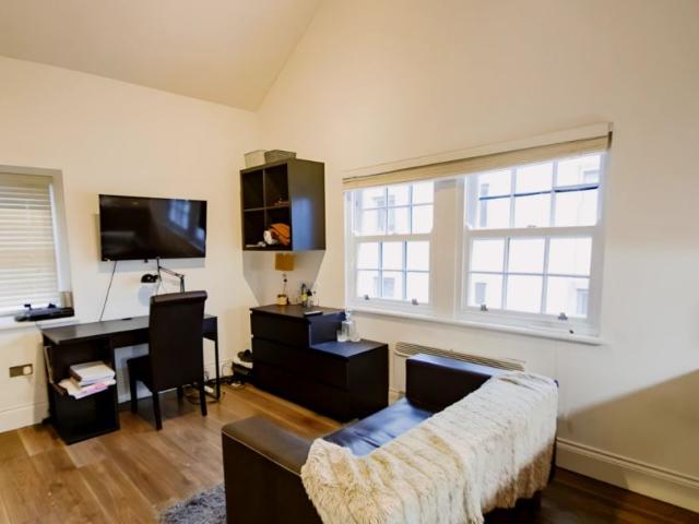1 Bed 1 Bath