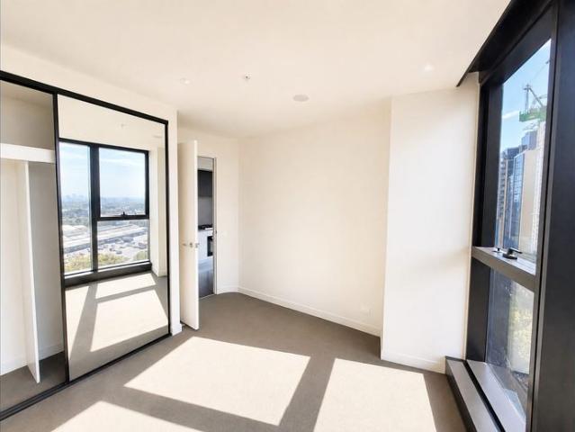 1 BED 1 BATH | AMAZING QUEEN VICTORIA MARKET VIEWS