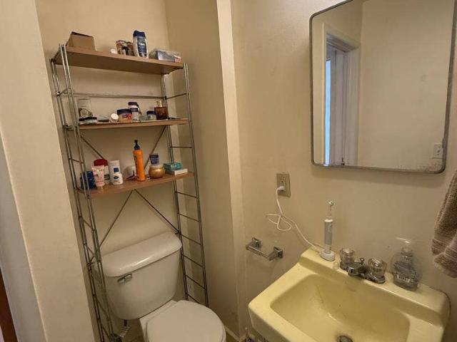 1 Bed 1 Bath Apt Available to lease