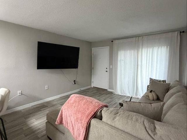 1 bed 1 bath Apartment Available