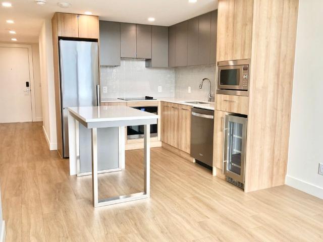 1 BED 1 BATH AT AQUA