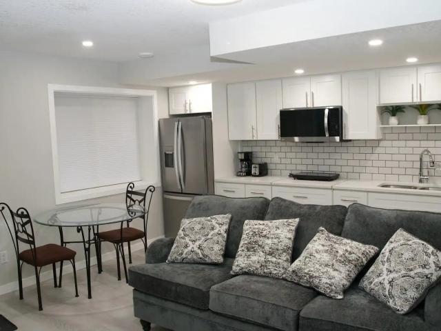 1 BED 1 BATH LEGAL FURNISHED BASEMENT SUITE FOR RENT
