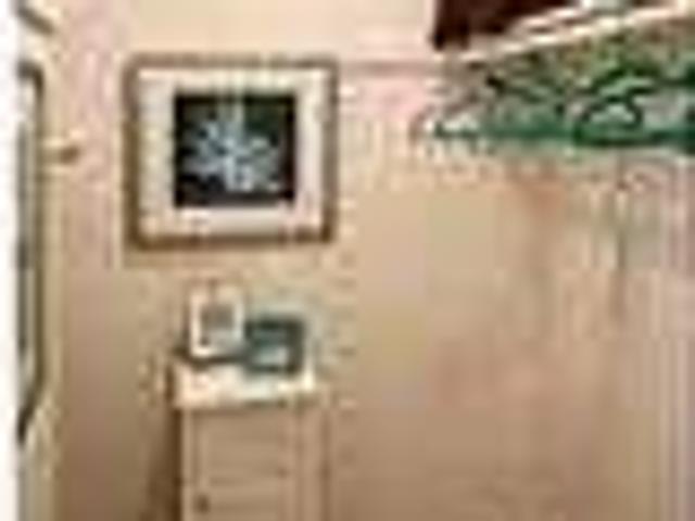 1 bed, 1 bath, safe neighborhood. $621/mo