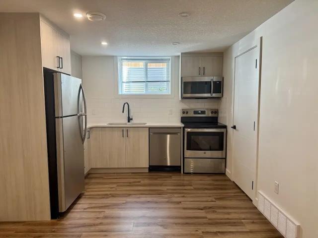 1 Bed 1 Bath Suite For Rent Spruce Ave Edmonton!