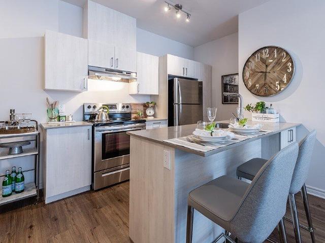 1 Bed 1 Bath Q 329 Hymus Blvd, Pointe Claire