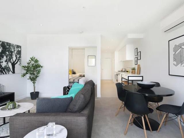 1 BED 1 BATH, UN FURNISHED, NO SHORT TERM OPERATORS