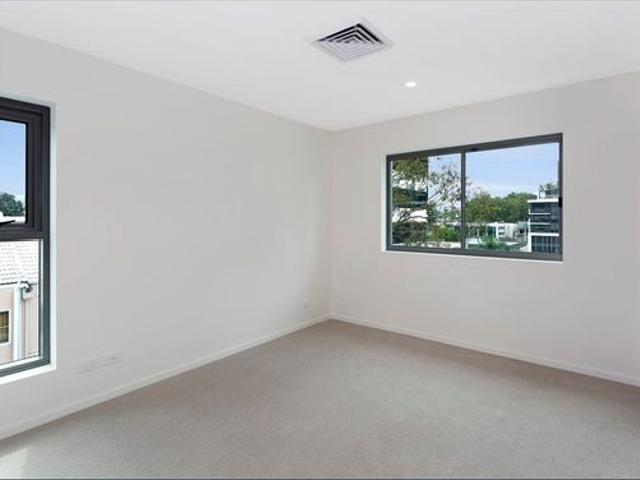 1 Bed 1.5 Bath MILTON PRECINCT