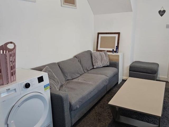 1 Bed Terraced House, Princess St, LU1