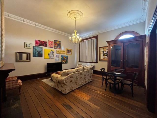 1 bed unit, central town location