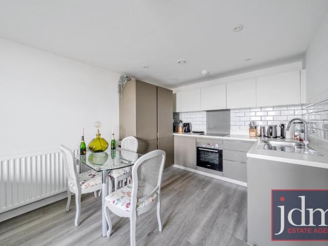 1 bed Upper Floor Flat to Let for rent in West Wickham