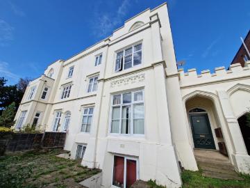 1 Bed Accommodation in Warwick Place, Leamington Spa