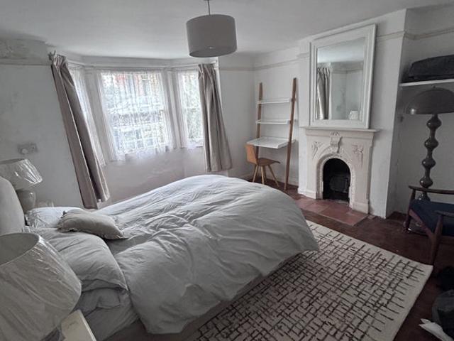 1 Bed Apartment City Centre Furnished Inc Bills