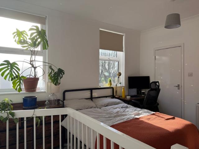 1 Bed Apartment in N4 Short Term Sublet Zone 2
