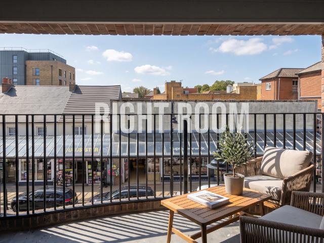1 Bed Apartment, Regal Apartment. 1 bed apartment to rent £1,100 pcm £254 pw