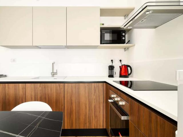 1 Bed apartment with balcony near subway