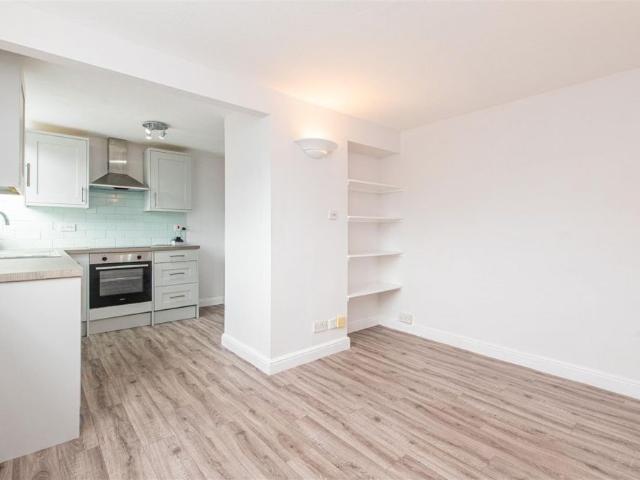 1 bed Apartment To Let