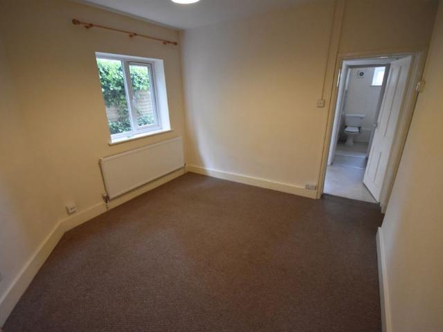 1 bed Apartment To Let