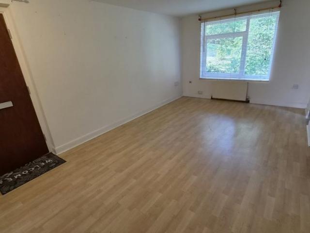 1 bed Apartment To Let