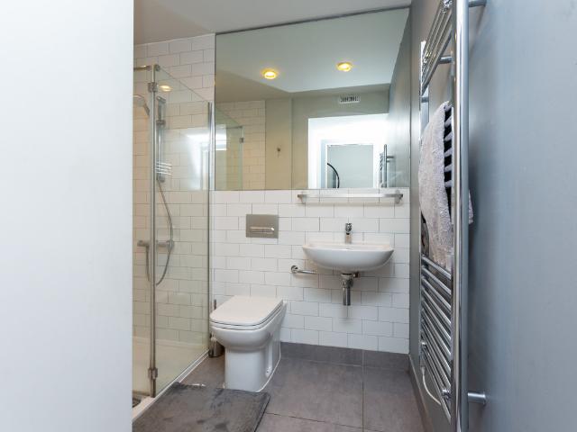 1 bed Apartment To Let