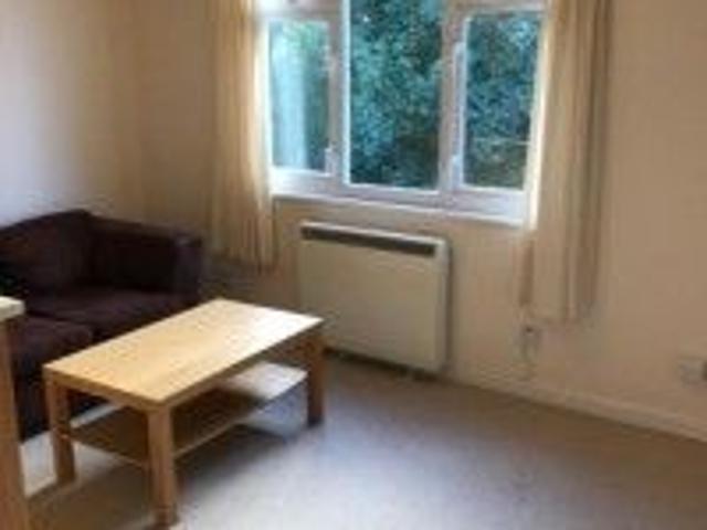 1 bed Apartment To Let