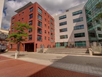 1 BED Apartment To rent