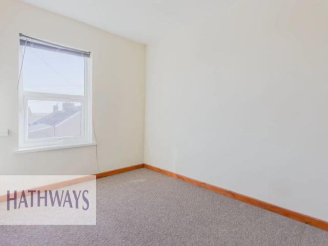 1 bed apartment to rent in Cambria Street, Griffithstown, NP4
