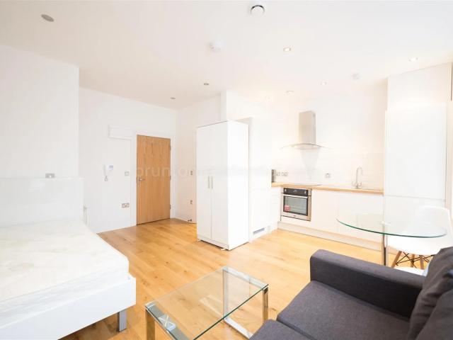 1 bed apartment to rent in Grainger Street, Newcastle Upon Tyne, NE1