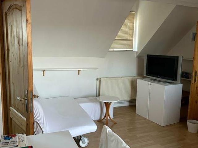 1 bed apt with terrace in Schaerbeek