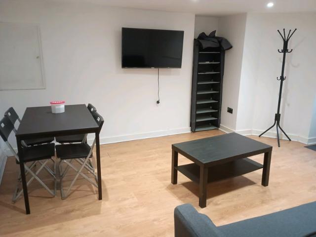 1 Bed Basement flat for rent