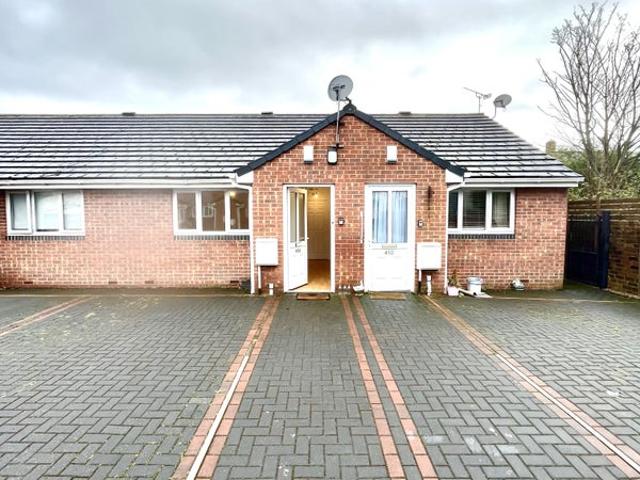 1 Bed Bungalow with Back Garden
