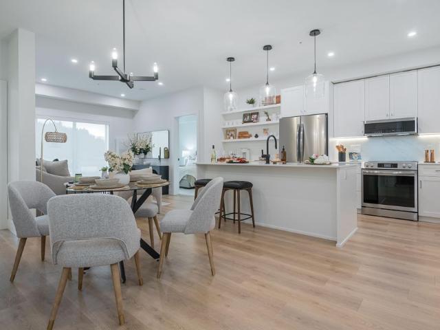 1 Bed + Den 46195 Thomas Road, Chilliwack