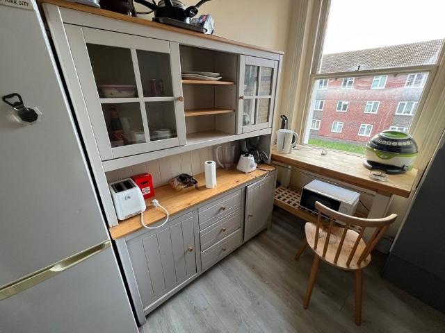 1 Bed End Terrace, Allfarthing Lane, SW18