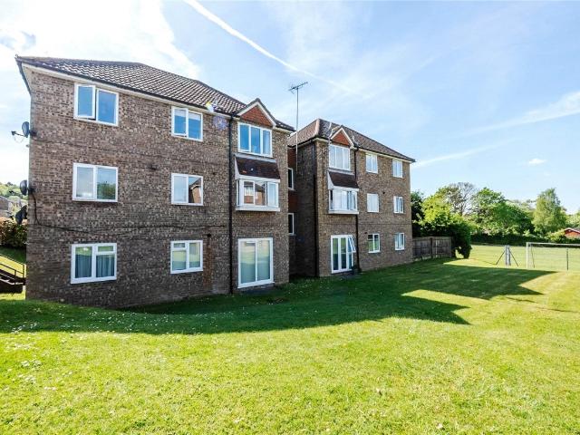 1 bed First Floor Flat for Rent