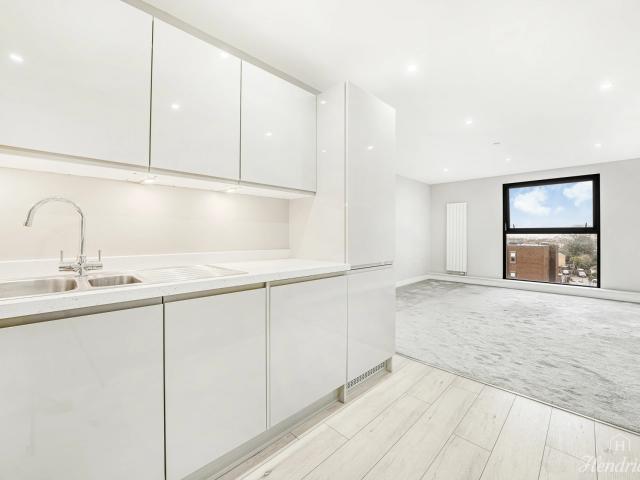 1 Bed For Sale in Southend on sea