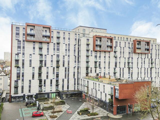1 Bed For Sale in Southend on sea