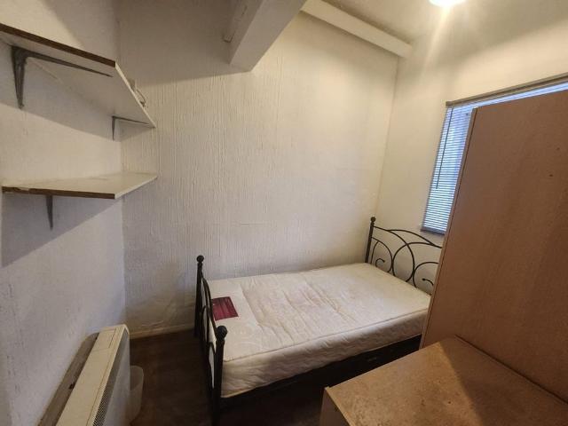 1 Bed Flat, Mansfield Road, IG1