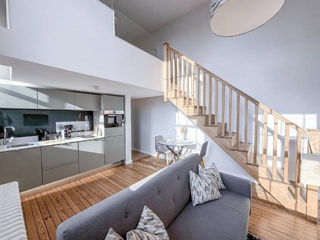 1 Bed Flat, Mcdonald Road, EH7